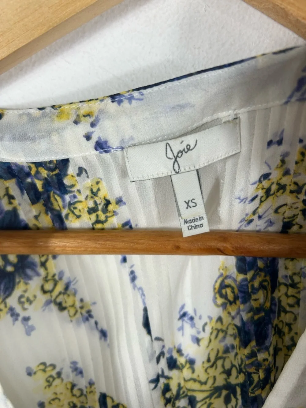 Joie Floral Print Boho V-Neck Silk Blouse Size‎ XS
